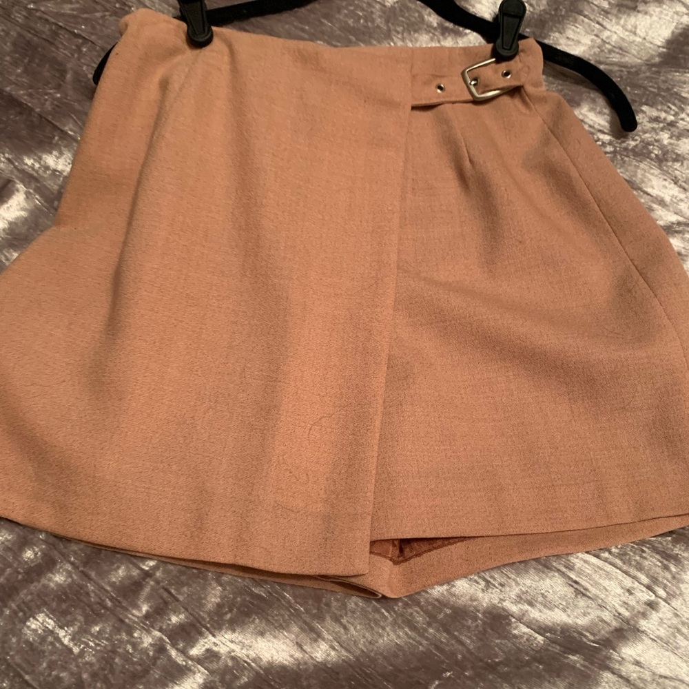 Very cute skort.  TOP SOLD SEPERATE